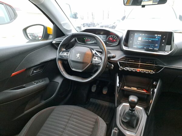 PEUGEOT 208 – Image 7