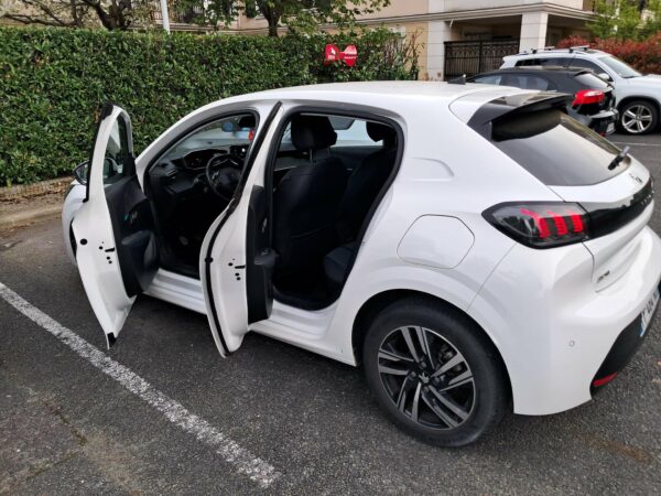Peugeot 208 – Image 3